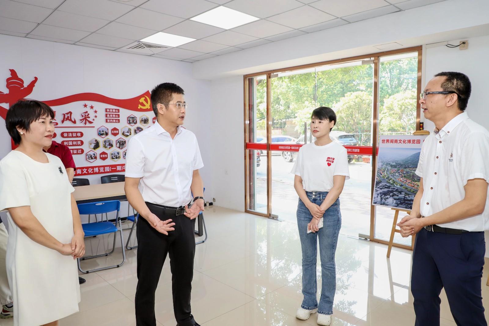 成人网站
主要领导调研重点项目征拆工作 走访看望一线动迁干部